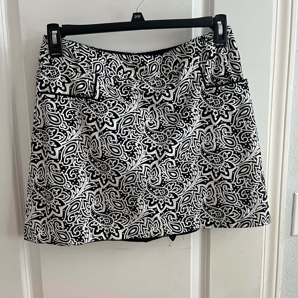 Black and White Patterned Golf  Skirt